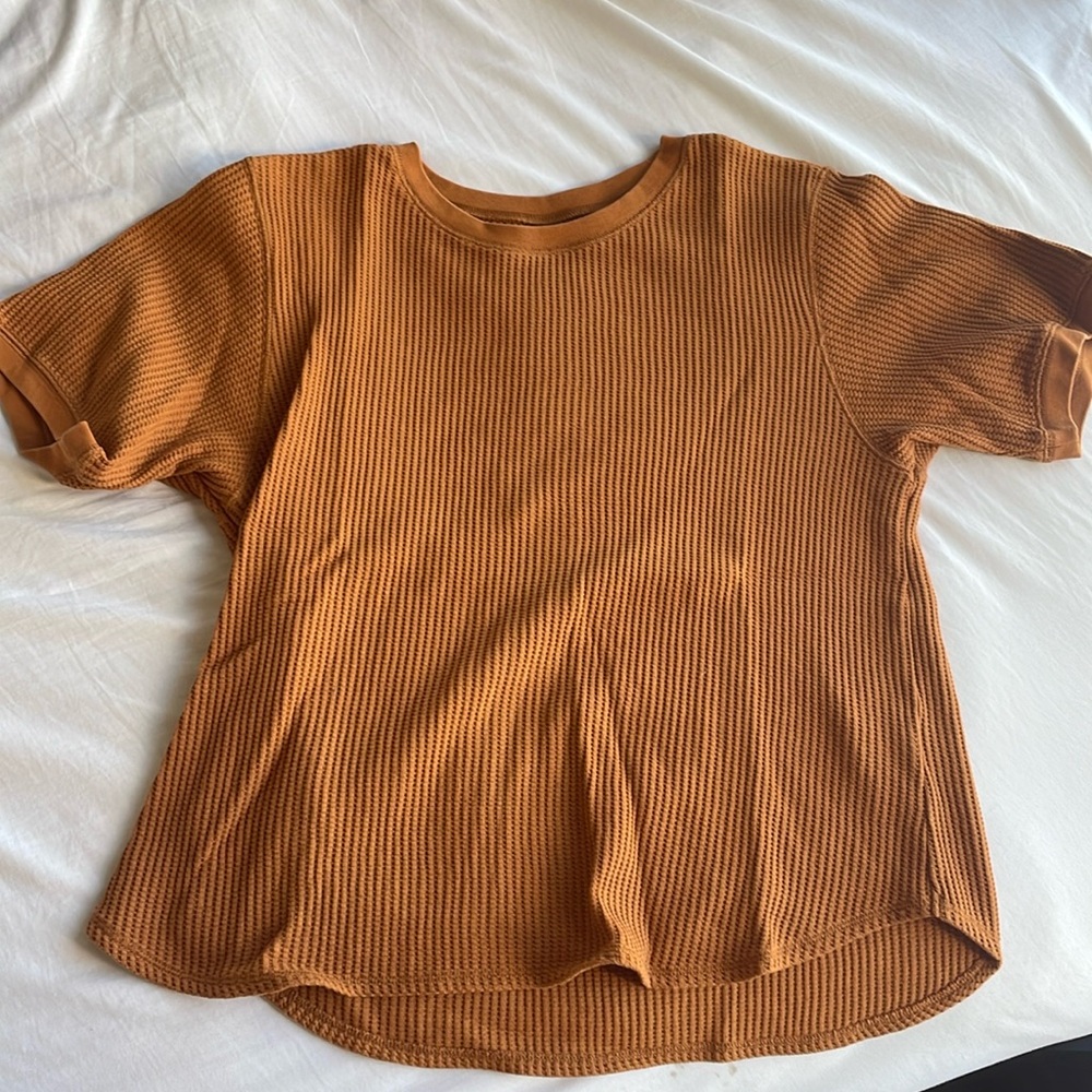 Uniqlo waffle knit mustard yellow/orange t-shirt